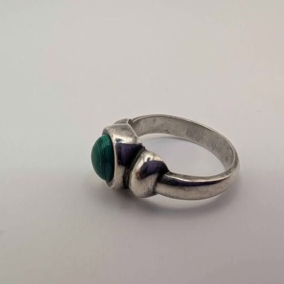 Vintage Malachite Sterling Silver Boho Ring Size 7 3/4 - Picture 3 of 6